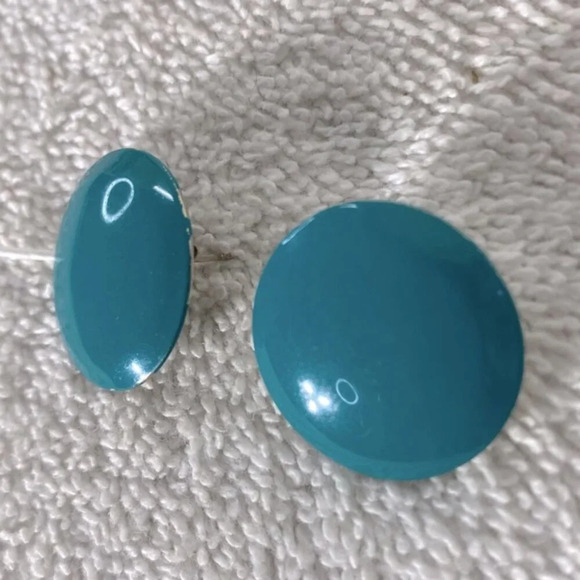 Vintage Teal Painted Round Metal Pierced Earrings - Picture 3 of 6